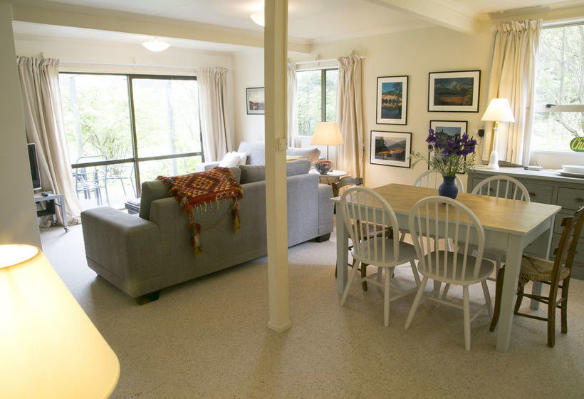 Plum Tree House And Quince Cottage 13