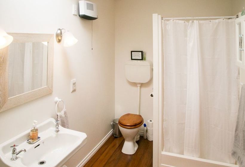 Plum Tree House And Quince Cottage 15