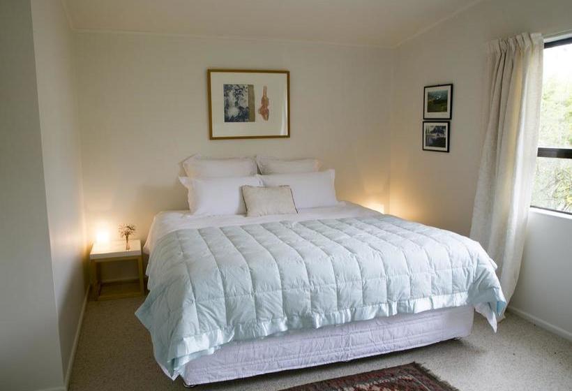 Plum Tree House And Quince Cottage 6