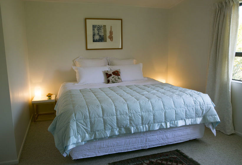 Plum Tree House And Quince Cottage 8