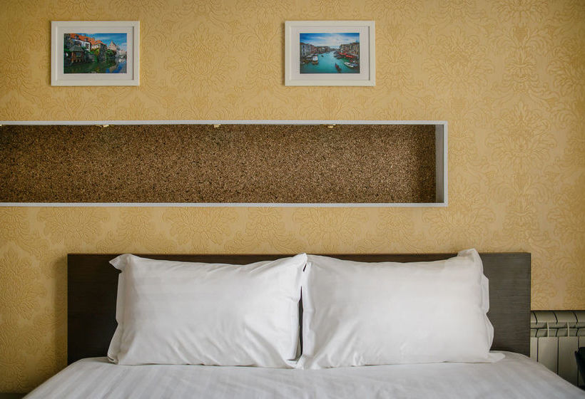 Ahotels Design Style On Oktyabrskaya 7