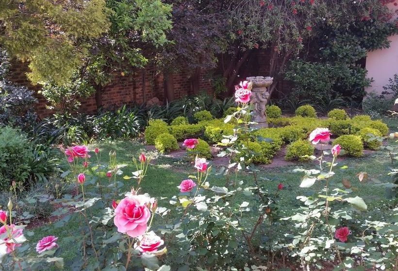 Pensión Royal Ridge Guest House And Apartments Pretoria Gauteng