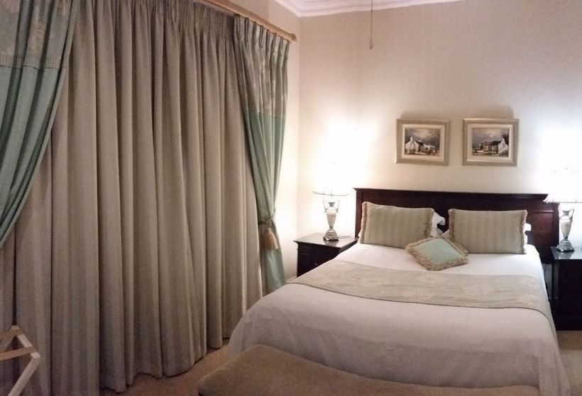 Pension Royal Ridge Guest House And Apartments 16