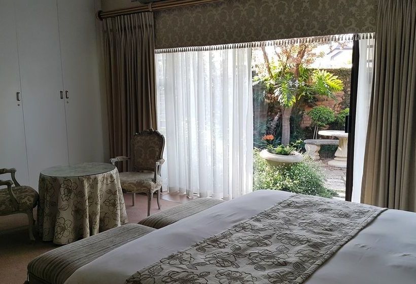 Pension Royal Ridge Guest House And Apartments 3