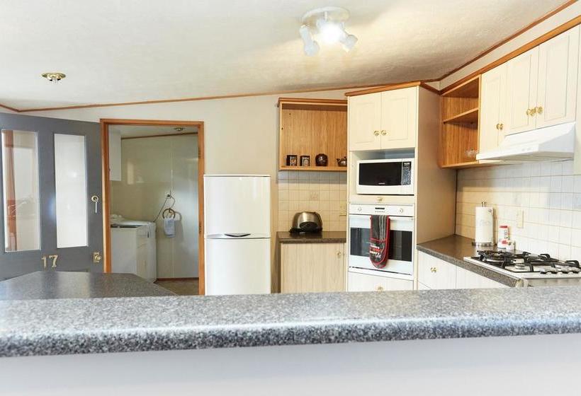 Admiral Court Motel & Apartments 15