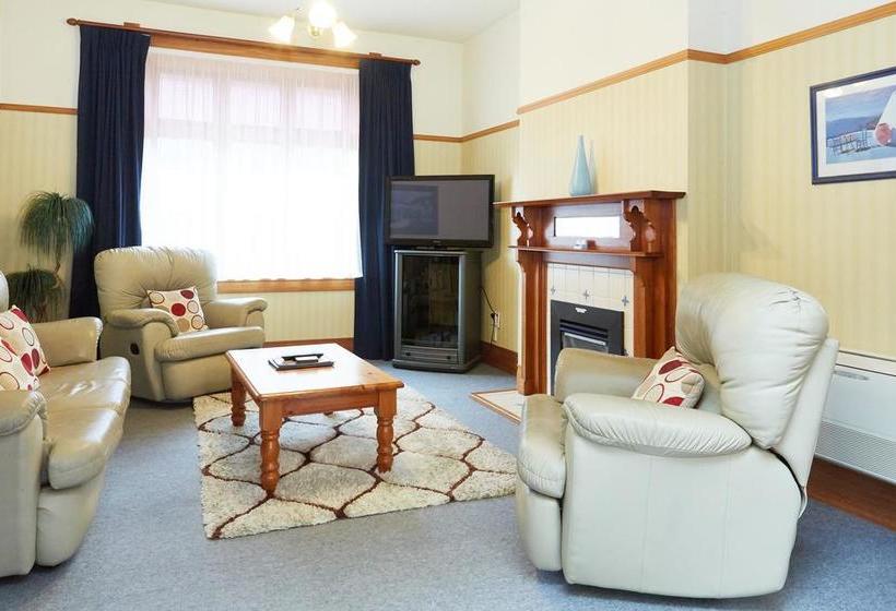 Admiral Court Motel & Apartments 17