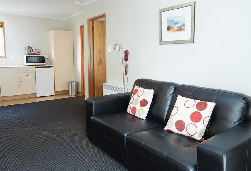 Admiral Court Motel & Apartments 4