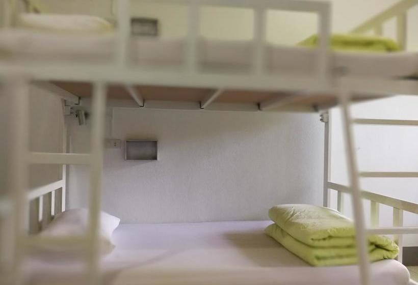 Hostel Baan Bua Guest House 10