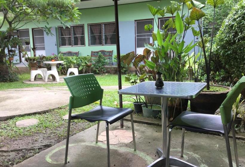 Hostel Baan Bua Guest House 12