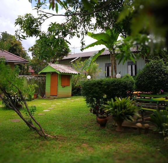 Hostel Baan Bua Guest House 3