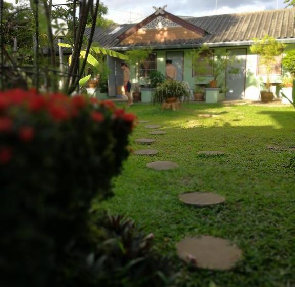 Hostel Baan Bua Guest House 6