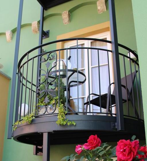 Hotel Belle Epoque 1