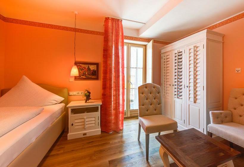 Hotel Belle Epoque 19