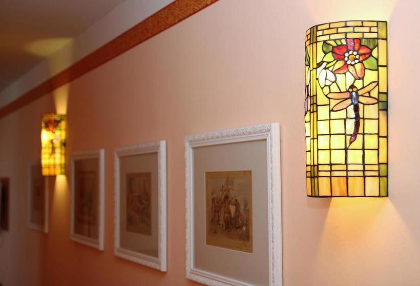 Hotel Belle Epoque 4