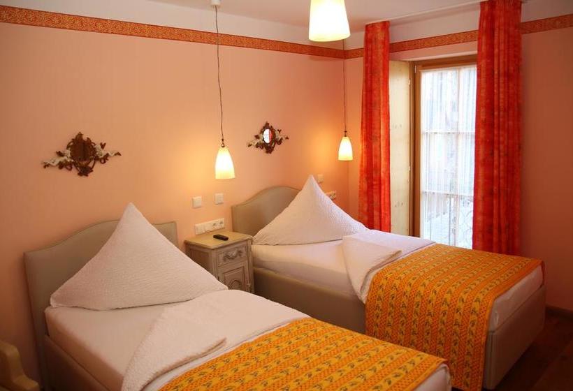 Hotel Belle Epoque 5