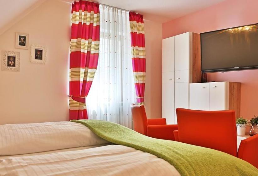 Hotel Restaurant Rebstock 16