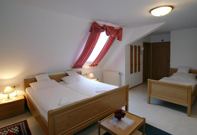 Hotel Gasthof Pension Krone 13