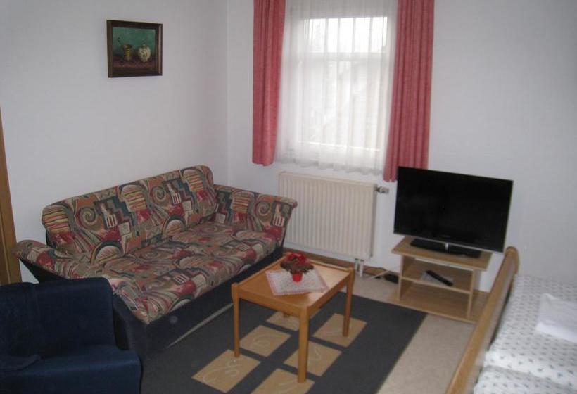 Hotel Gasthof Pension Krone 9