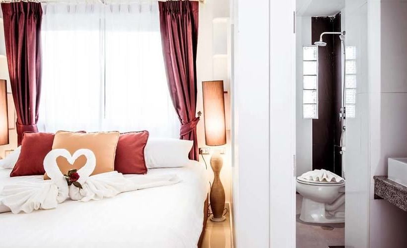 Hotel Raha Gold Residence Patong Beach 11