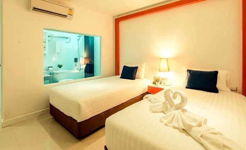 Hotel Raha Gold Residence Patong Beach 12