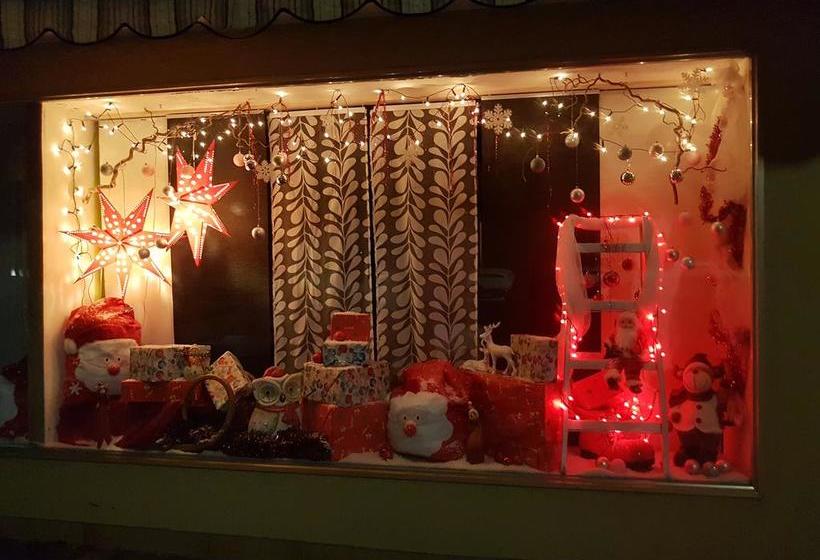 Bed & Breakfast Gästehaus Am Heussplatz 1