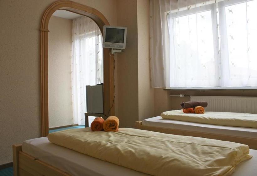 Bed & Breakfast Gästehaus Am Heussplatz 14