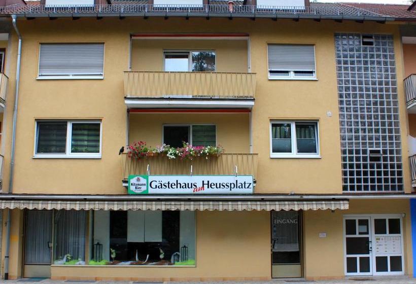 Bed & Breakfast Gästehaus Am Heussplatz 5
