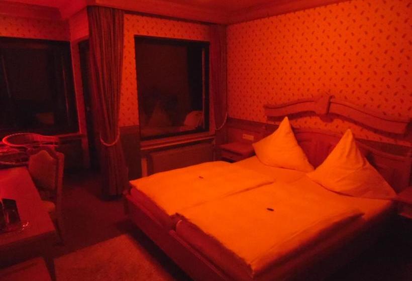 Fun & Joy Lifestyleresort 18