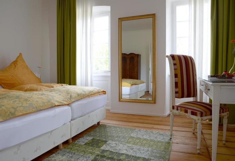 Alte Apotheke Bed & Breakfast 4
