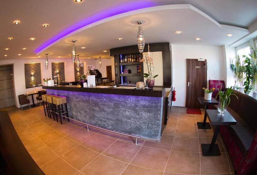 Hotel Restaurant Goldene Henne 16