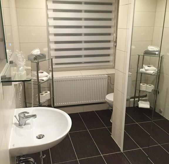 Hotel Restaurant Goldene Henne 18