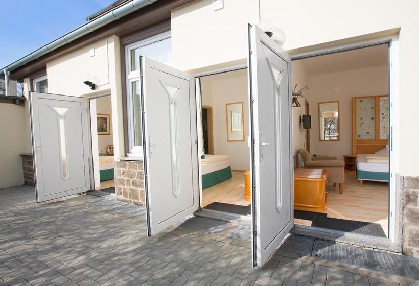 Hotel Restaurant Goldene Henne 2