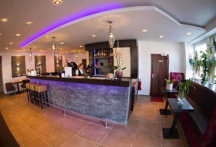 Hotel Restaurant Goldene Henne 3