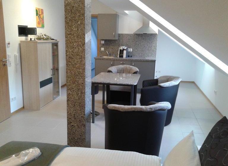 Dztschwarzwaldhotel Garni 3