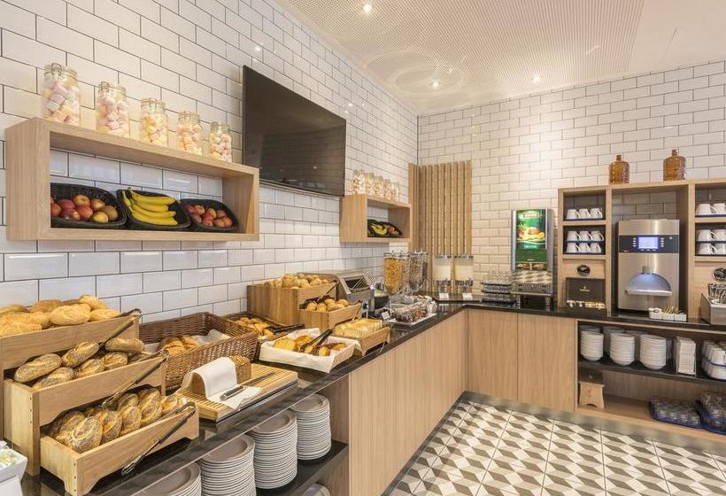 Hotel Holiday Inn Express Freiburg - City Centre 1