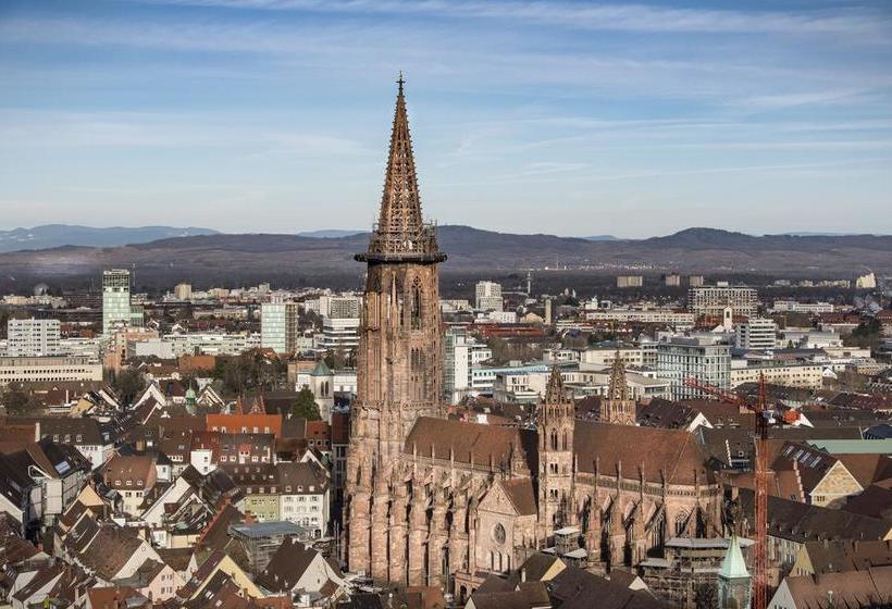 Hotel Holiday Inn Express Freiburg - City Centre 10