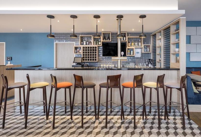 Hotel Holiday Inn Express Freiburg - City Centre 11