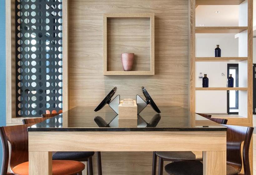 Hotel Holiday Inn Express Freiburg - City Centre 12