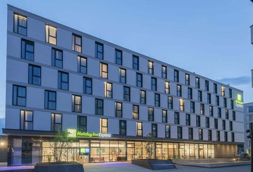 Hotel Holiday Inn Express Freiburg - City Centre 19