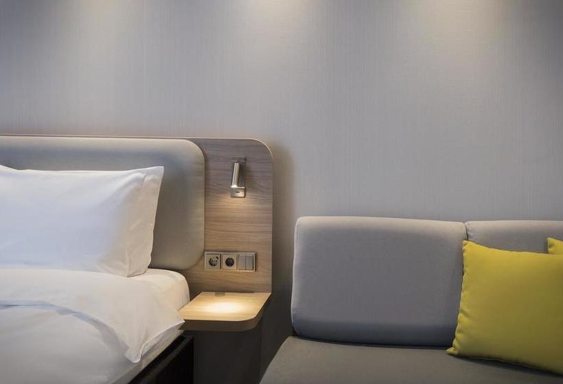 Hotel Holiday Inn Express Freiburg - City Centre 4