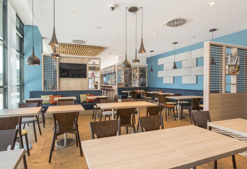 Hotel Holiday Inn Express Freiburg - City Centre 8