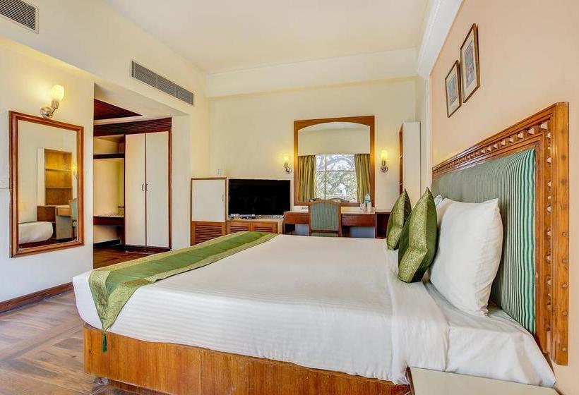 Hotel Ajanta Continental 11