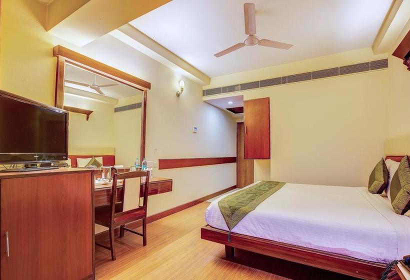 Hotel Ajanta Continental 13