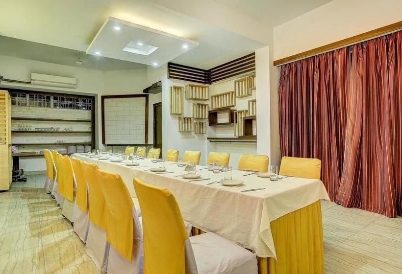 Hotel Ajanta Continental 18