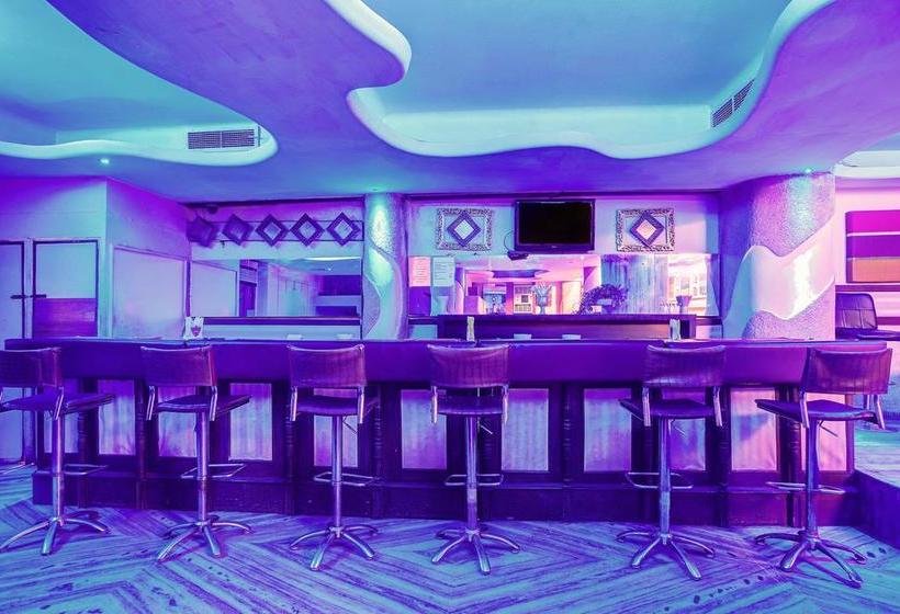 Hotel Ajanta Continental 4