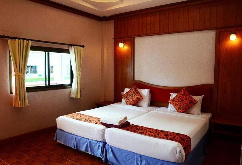 Phi Phi Don Chukit Resort 13