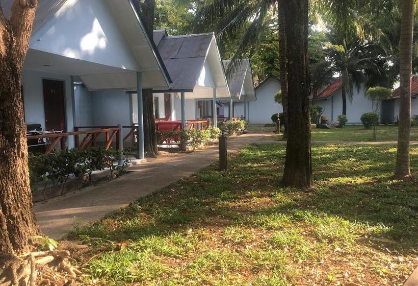 Phi Phi Don Chukit Resort 2