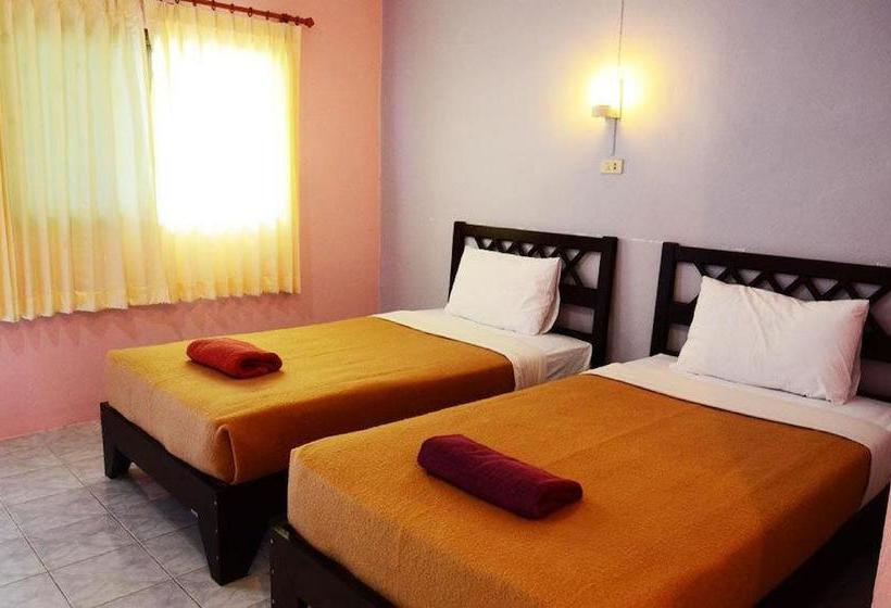 Phi Phi Don Chukit Resort 9