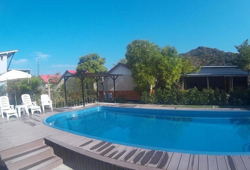 Phi Phi Little Star Resort 11