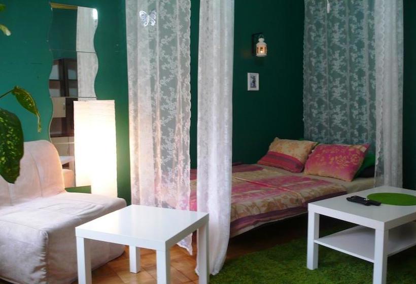 Hotel Students Rooms Na Maloy Pushkarskoy - Hostel 6